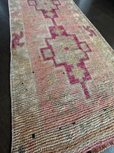 Load image into Gallery viewer, Vintage Magenta Herki Turkish Runner Rug
