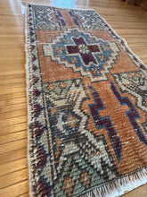 Load image into Gallery viewer, Vintage Turkish Peach and Blue Ruggie Rug