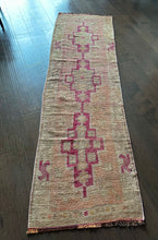 Load image into Gallery viewer, Vintage Magenta Herki Turkish Runner Rug