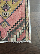 Load image into Gallery viewer, Vintage Turkish Peach Ruggie Rug