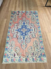 Load image into Gallery viewer, Vintage Turkish Accent Rug