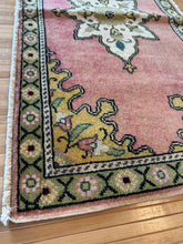 Load image into Gallery viewer, Vintage Turkish Mauve Medallion Ruggie Rug