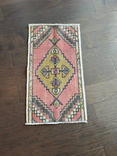Load image into Gallery viewer, Vintage Turkish Peach Ruggie Rug