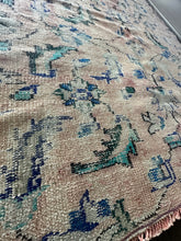 Load image into Gallery viewer, Vintage Turkish Blush and Blue Accent Rug