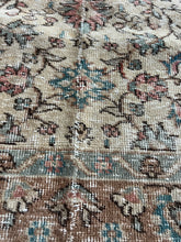 Load image into Gallery viewer, Vintage Turkish Blush and Blue Runner Rug