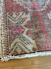 Load image into Gallery viewer, Vintage Turkish Mauve and Pink Ruggie Rug
