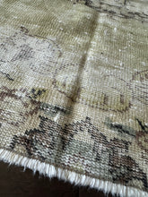 Load image into Gallery viewer, Vintage Turkish Neutral Runner Rug