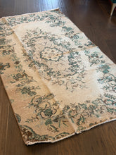 Load image into Gallery viewer, Vintage Turkish Tan and Teal Accent Rug