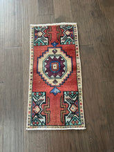 Load image into Gallery viewer, Vintage Turkish Deep coral, ivory Ruggie Rug