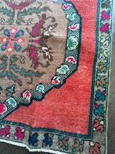 Load image into Gallery viewer, Vintage Turkish Pink Ang Green Square Ruggie Rug