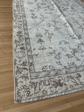 Load image into Gallery viewer, Vintage Turkish Faded Neutral and Green Runner Rug