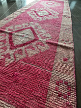 Load image into Gallery viewer, Vintage Pink and White Herki Turkish Rug Runner