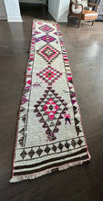 Load image into Gallery viewer, Vintage Turkish Herki Runner Rug