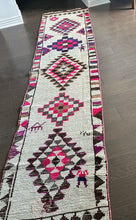 Load image into Gallery viewer, Vintage Turkish Herki Runner Rug