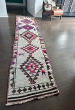 Load image into Gallery viewer, Vintage Turkish Herki Runner Rug
