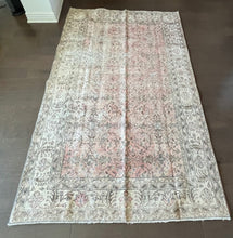 Load image into Gallery viewer, Vintage Turkish Coral and Ivory Area Rug