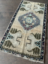 Load image into Gallery viewer, Vintage Turkish Ecru and Gray Rug