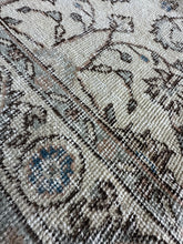 Load image into Gallery viewer, Vintage Turkish Ivory and Blue Runner Rug
