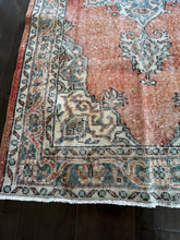 Load image into Gallery viewer, Vintage Turkish Faded Persimmon and Ivory Runner Rug
