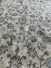 Load image into Gallery viewer, Vintage Turkish Ivory and Blue Runner Rug
