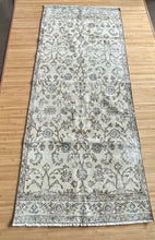 Load image into Gallery viewer, Vintage Turkish Ivory and Blue Runner Rug
