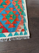 Load image into Gallery viewer, Vintage Turkish Kilim Accent Rug
