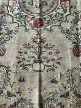 Load image into Gallery viewer, Vintage Turkish Neutral Area Rug
